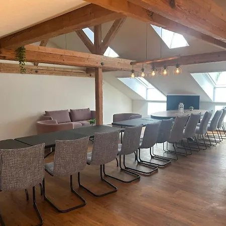 Vakantiehuis Whirlpool, Billiard, Sauna! Lacher *